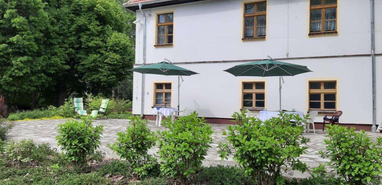 Dwór Komorowo Exterior foto